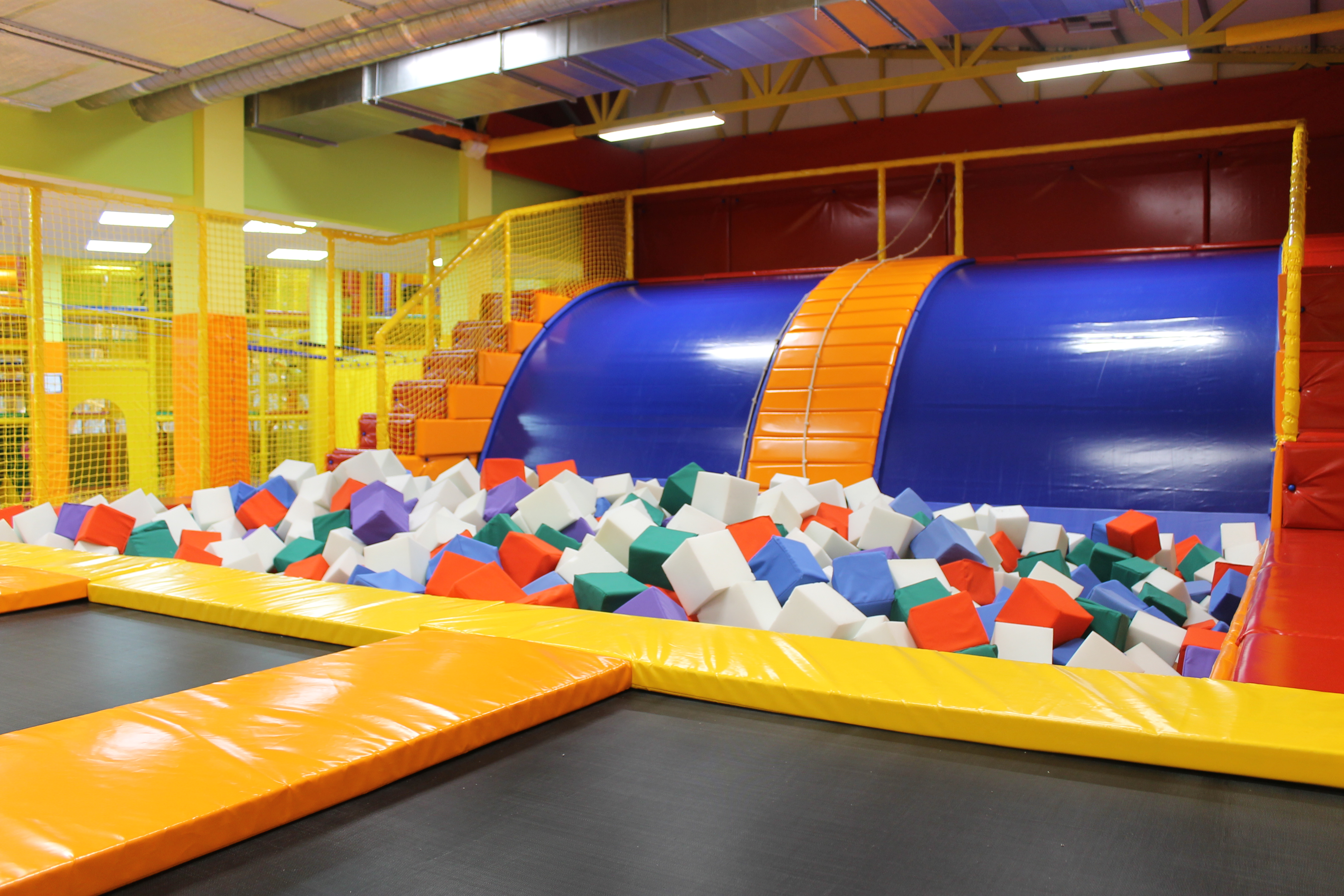 Відкриття нового дитячого розважального центру